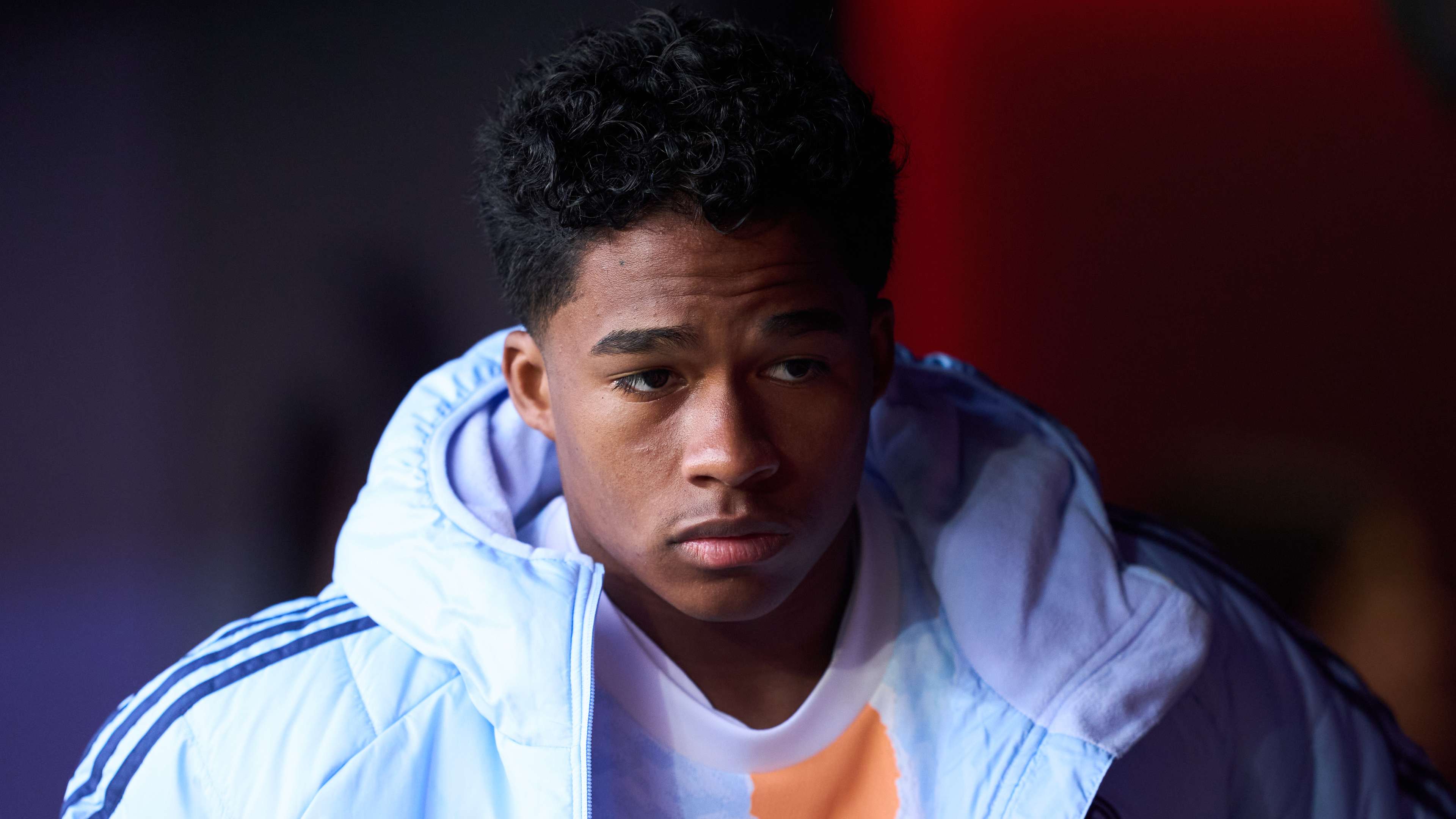 虽然强硬的 虽然强硬的